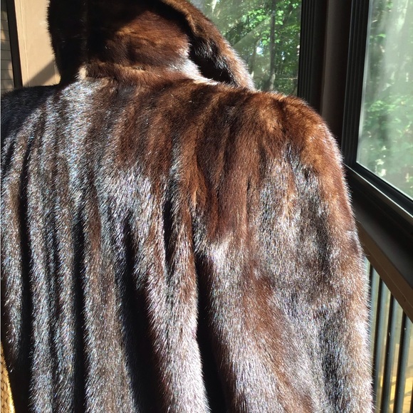 Natural female full length mahogany mink coat - Picture 3 of 16